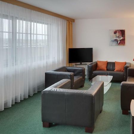 Hotel Oya Прага Экстерьер фото