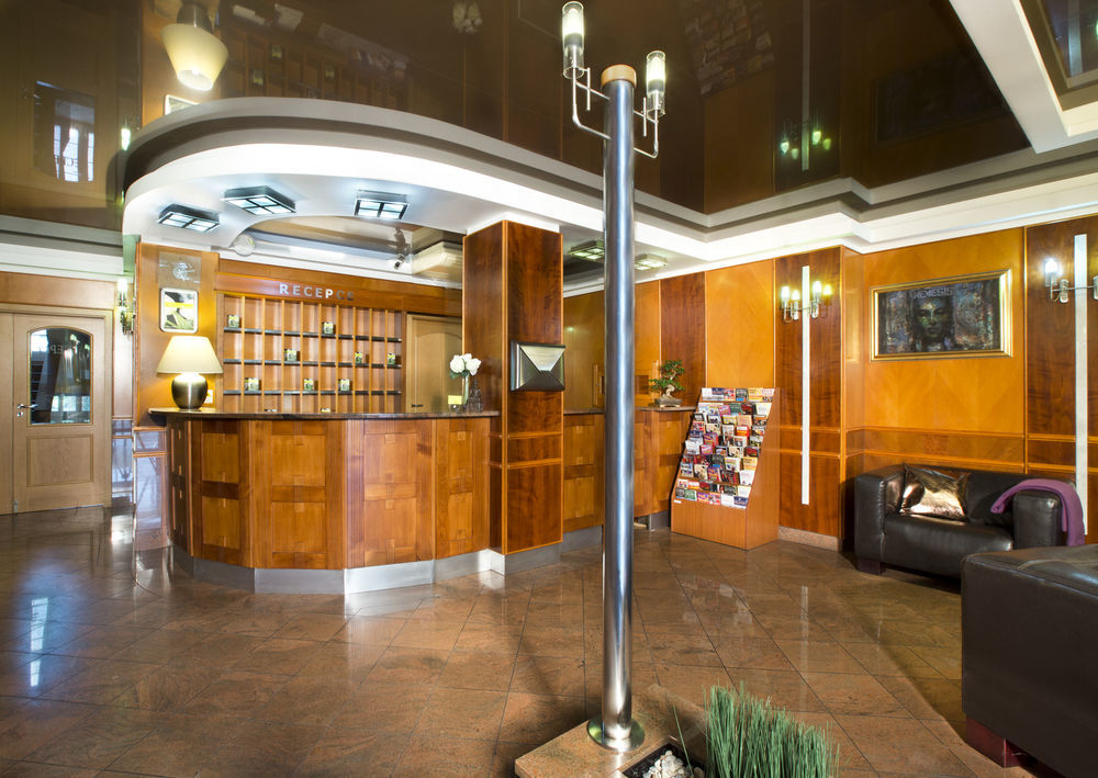 Hotel Oya Прага Экстерьер фото