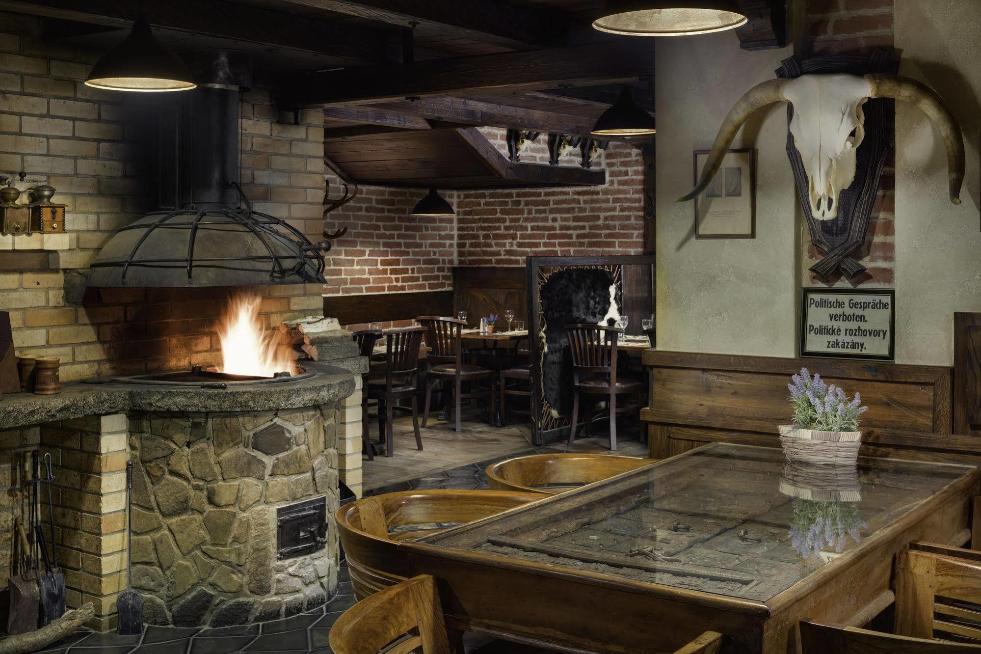 Hotel Oya Прага Экстерьер фото
