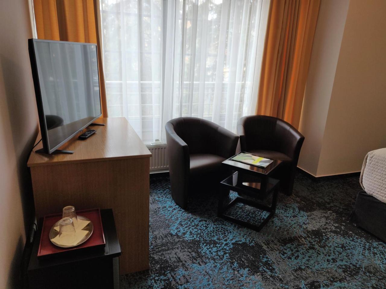 Hotel Oya Прага Экстерьер фото